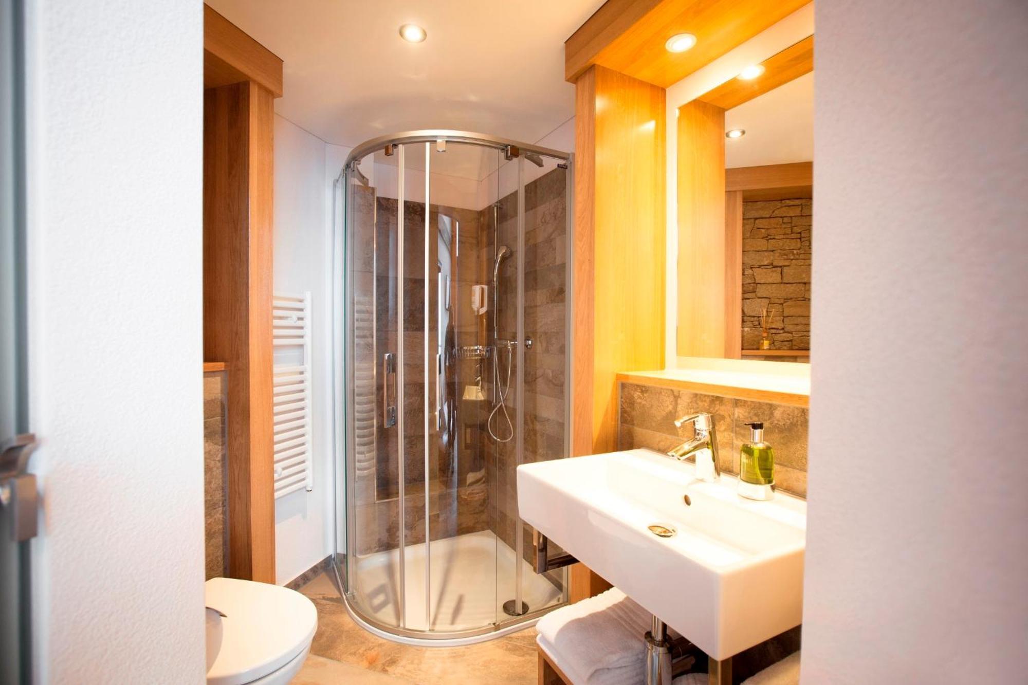 Berghotel Truebsee - Accessible Only By Cable Car Engelberg Rom bilde